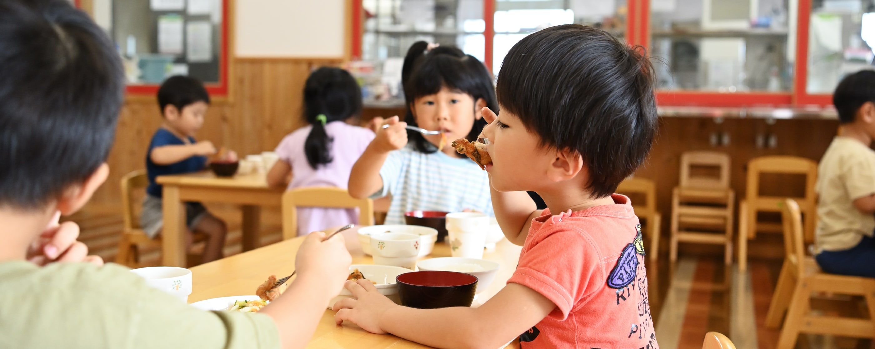 園児の食事イメージ